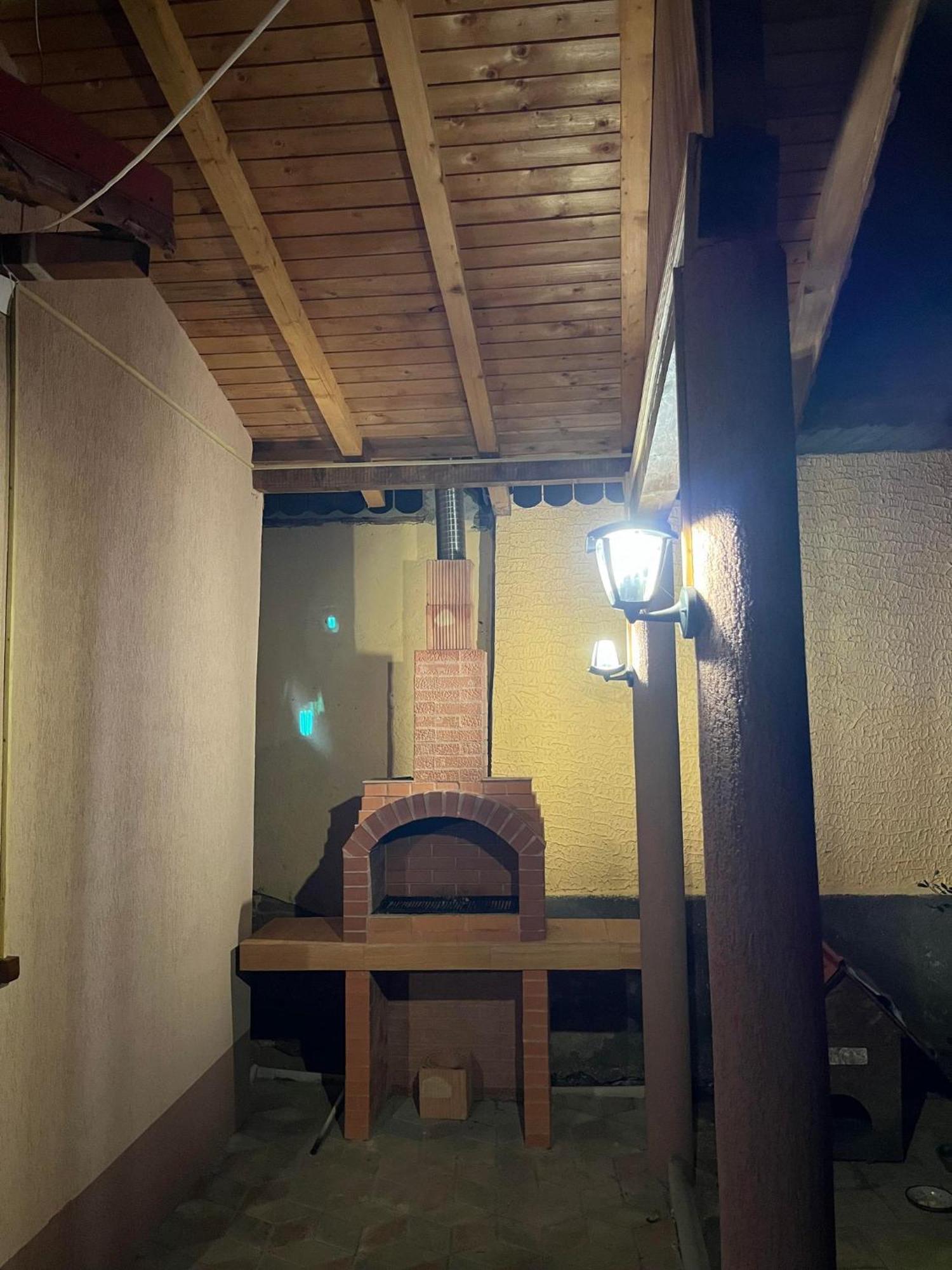 La Conac Complex Deluxe Targu-Jiu Bed & Breakfast ทาร์กู จิอู ภายนอก รูปภาพ